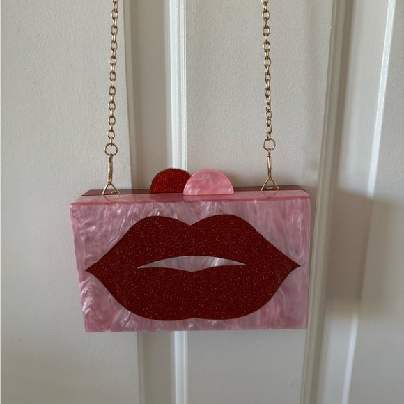 $75 Bari Lynn Kid's Girl's Pink Red Lips Acrylic Glitter Box Clutch Bag - Picture 2 of 7
